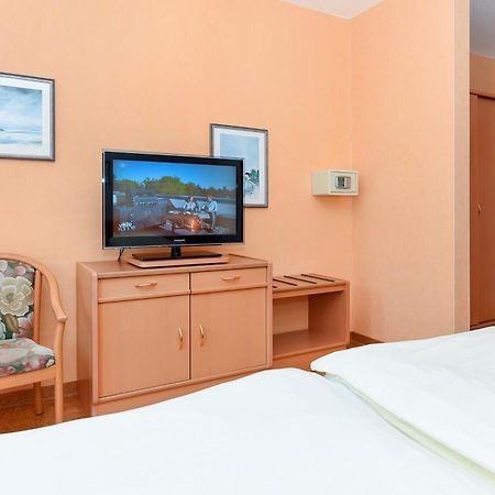 Hotel-Pension Stoertebeker بينسيرسيال المظهر الخارجي الصورة