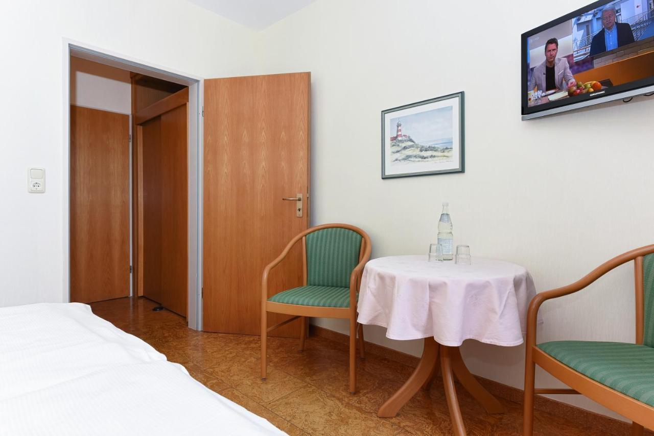 Hotel-Pension Stoertebeker بينسيرسيال المظهر الخارجي الصورة