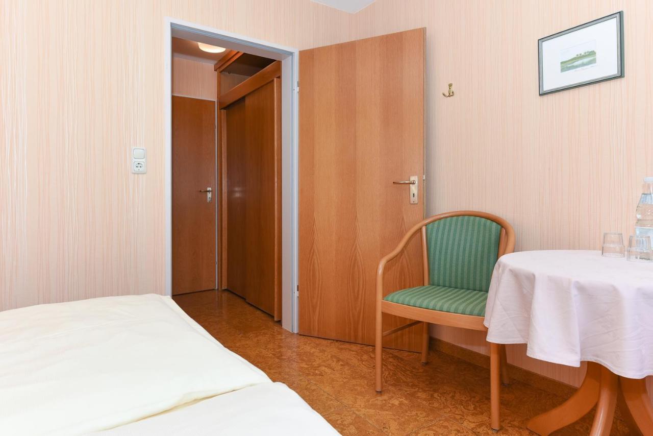 Hotel-Pension Stoertebeker بينسيرسيال المظهر الخارجي الصورة