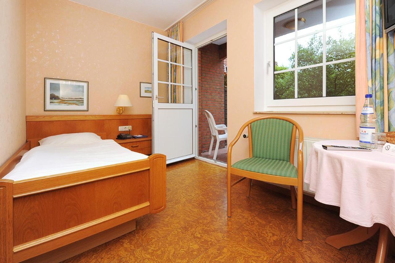 Hotel-Pension Stoertebeker بينسيرسيال المظهر الخارجي الصورة