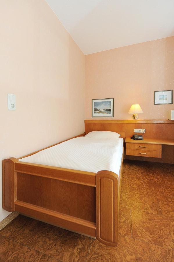 Hotel-Pension Stoertebeker بينسيرسيال المظهر الخارجي الصورة